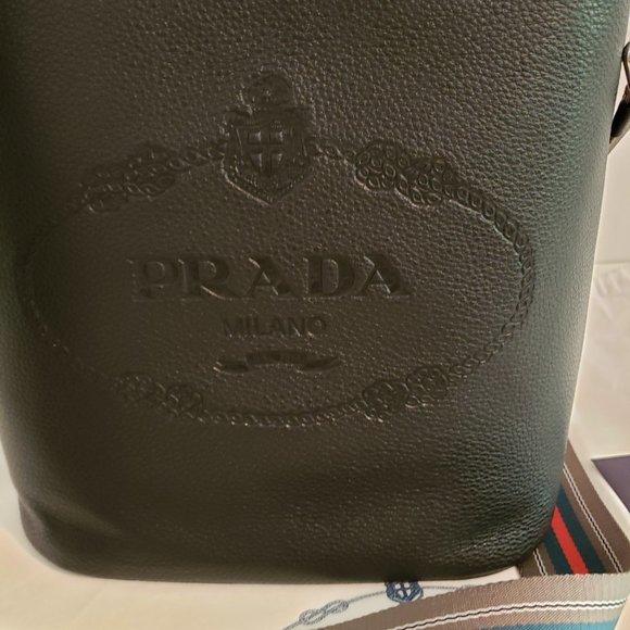 Prada Secchiello Vitello Phenix Nero Bucket Shoulder Bag NWOT - Picture 2 of 11
